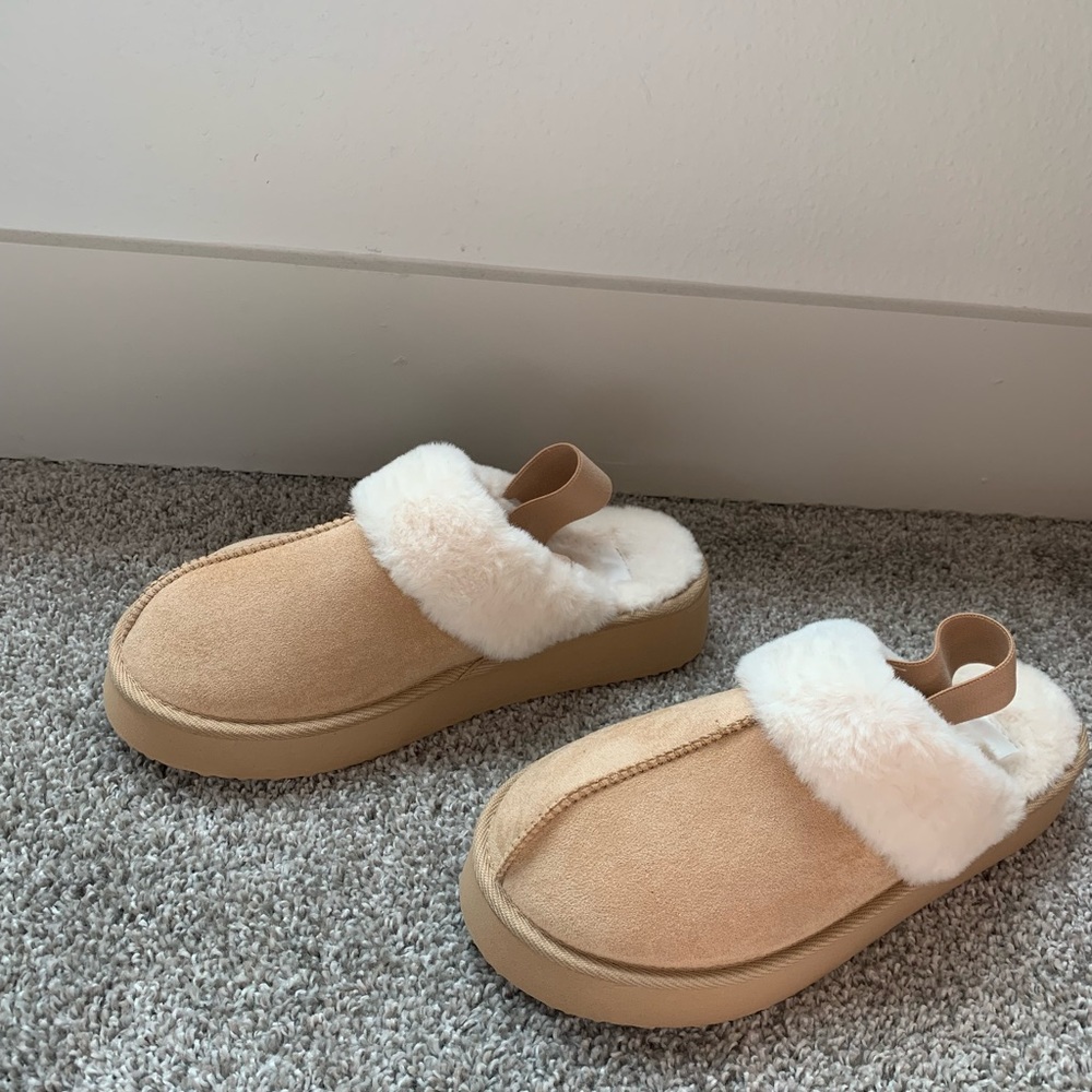 Just Fab size 11 sling back Sherpa slipper in beige tan. Never worn!